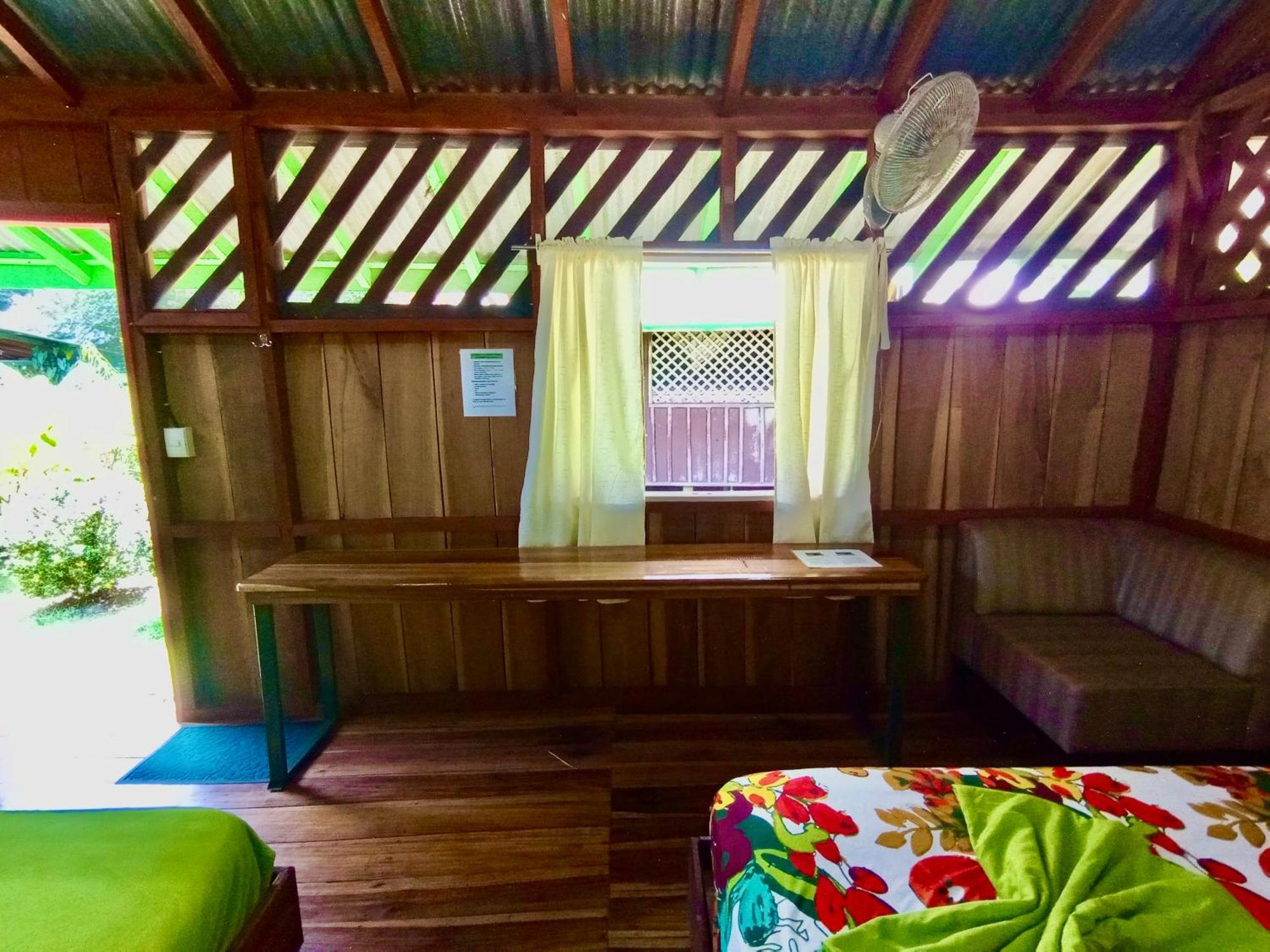 Alouatta Lodge And Canopy Cahuita Eksteriør bilde