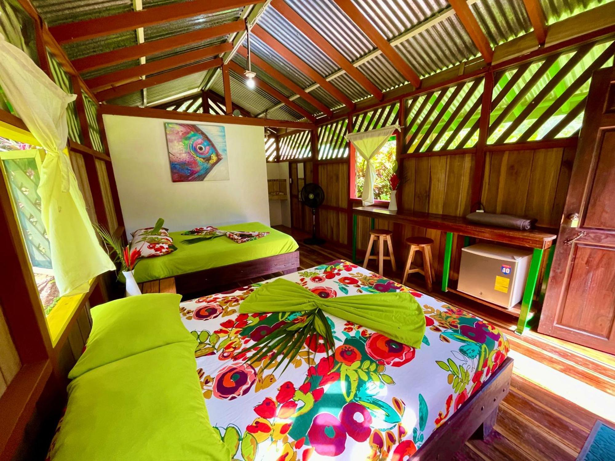 Alouatta Lodge And Canopy Cahuita Eksteriør bilde