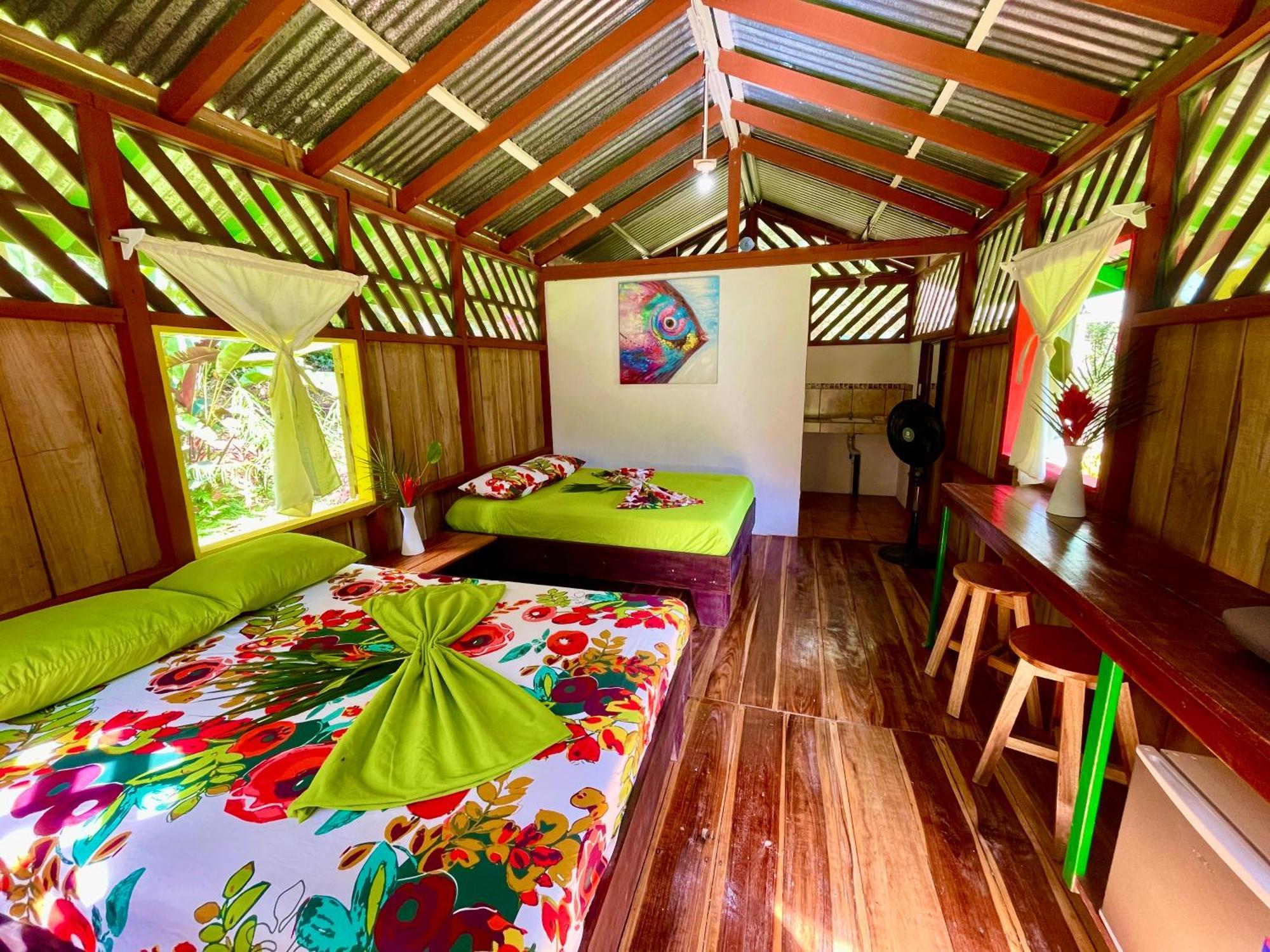 Alouatta Lodge And Canopy Cahuita Eksteriør bilde