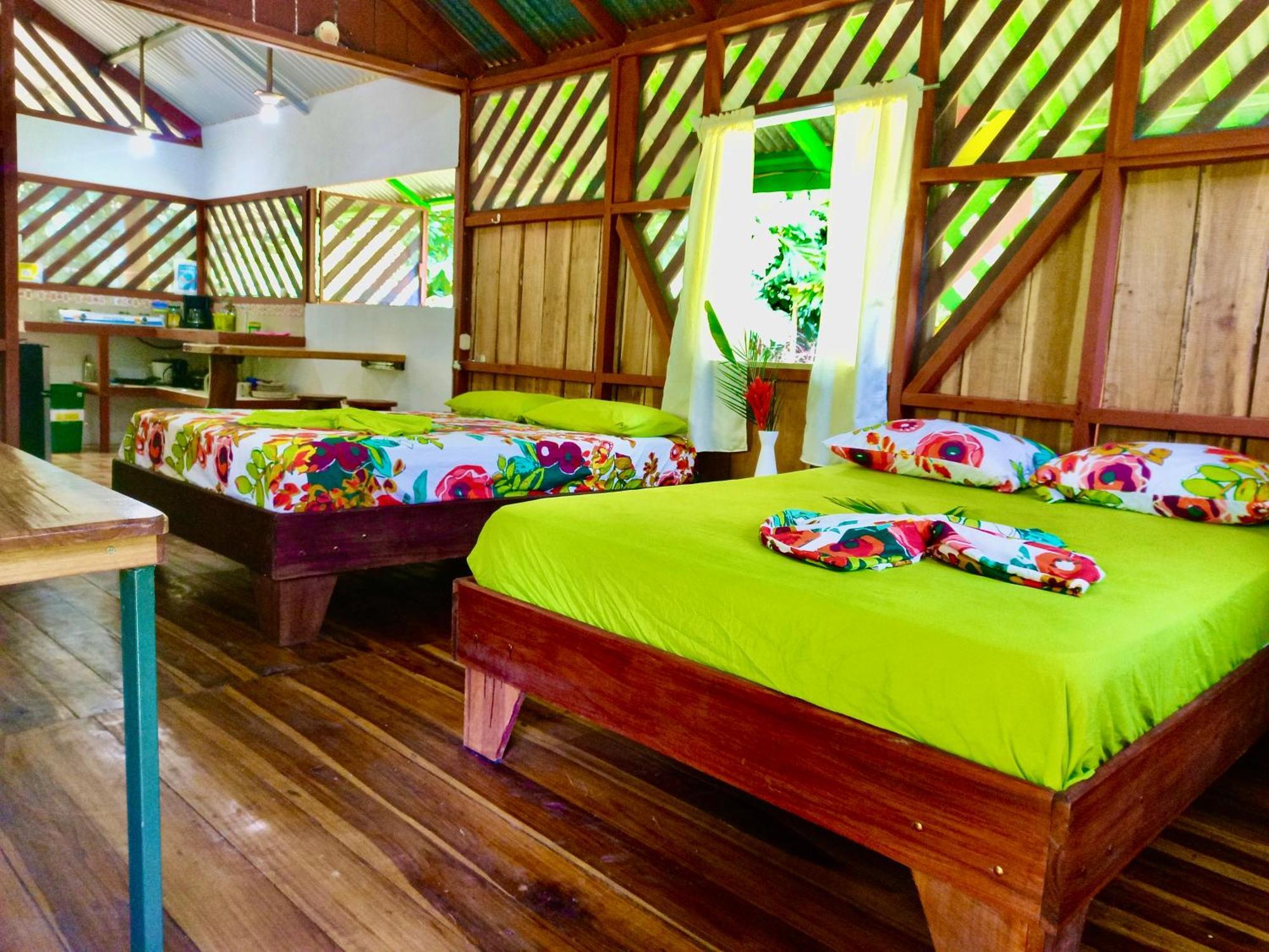 Alouatta Lodge And Canopy Cahuita Eksteriør bilde
