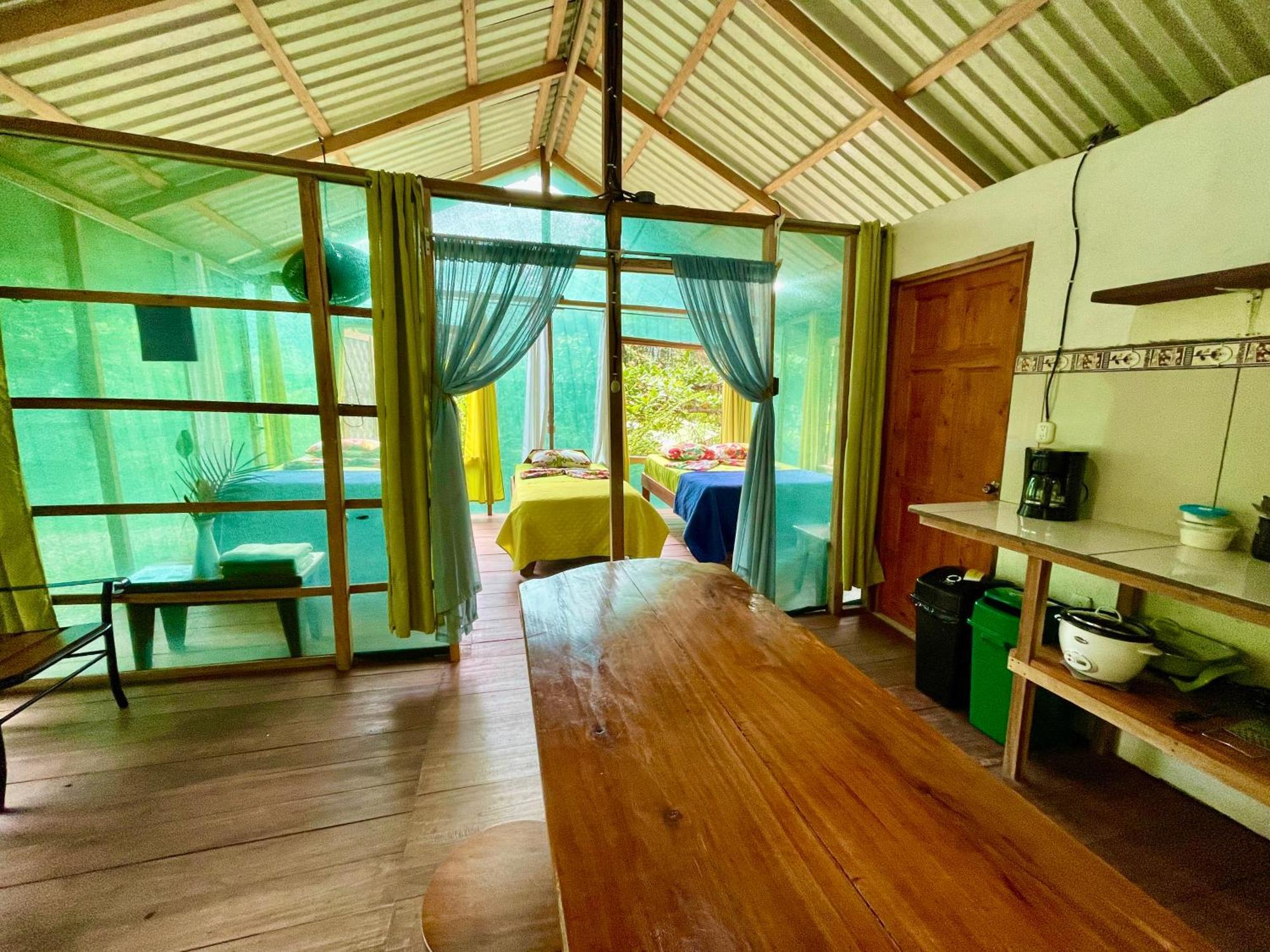 Alouatta Lodge And Canopy Cahuita Eksteriør bilde
